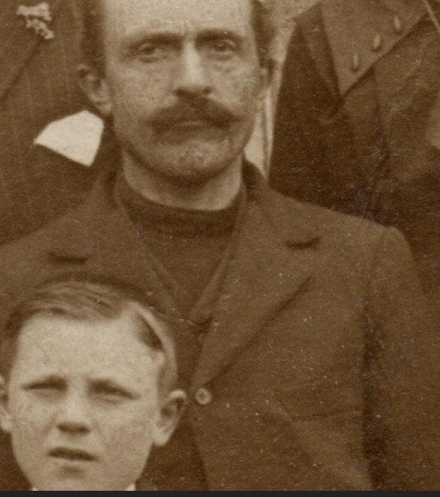 Théodoor Florimond Deman dans une photographie de groupe familiale